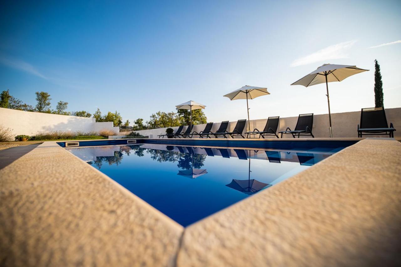 Royal Promons - Heated Pool Villa Стариград-Пакленица Екстериор снимка