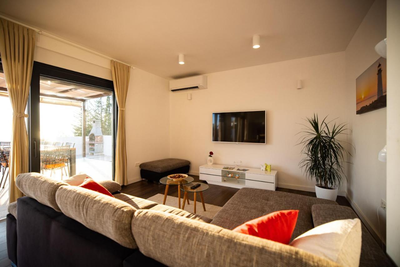 Royal Promons - Heated Pool Villa Стариград-Пакленица Екстериор снимка
