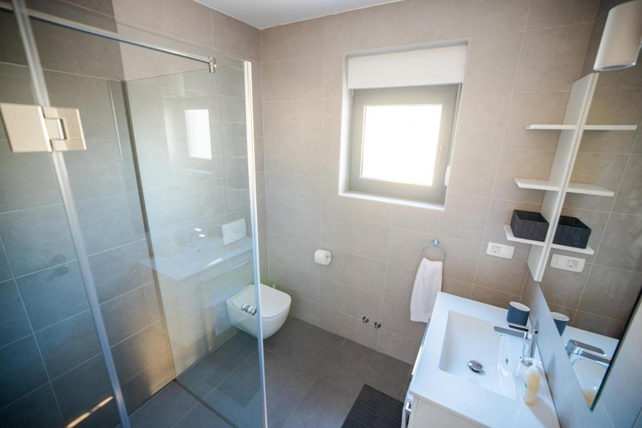 Royal Promons - Heated Pool Villa Стариград-Пакленица Екстериор снимка