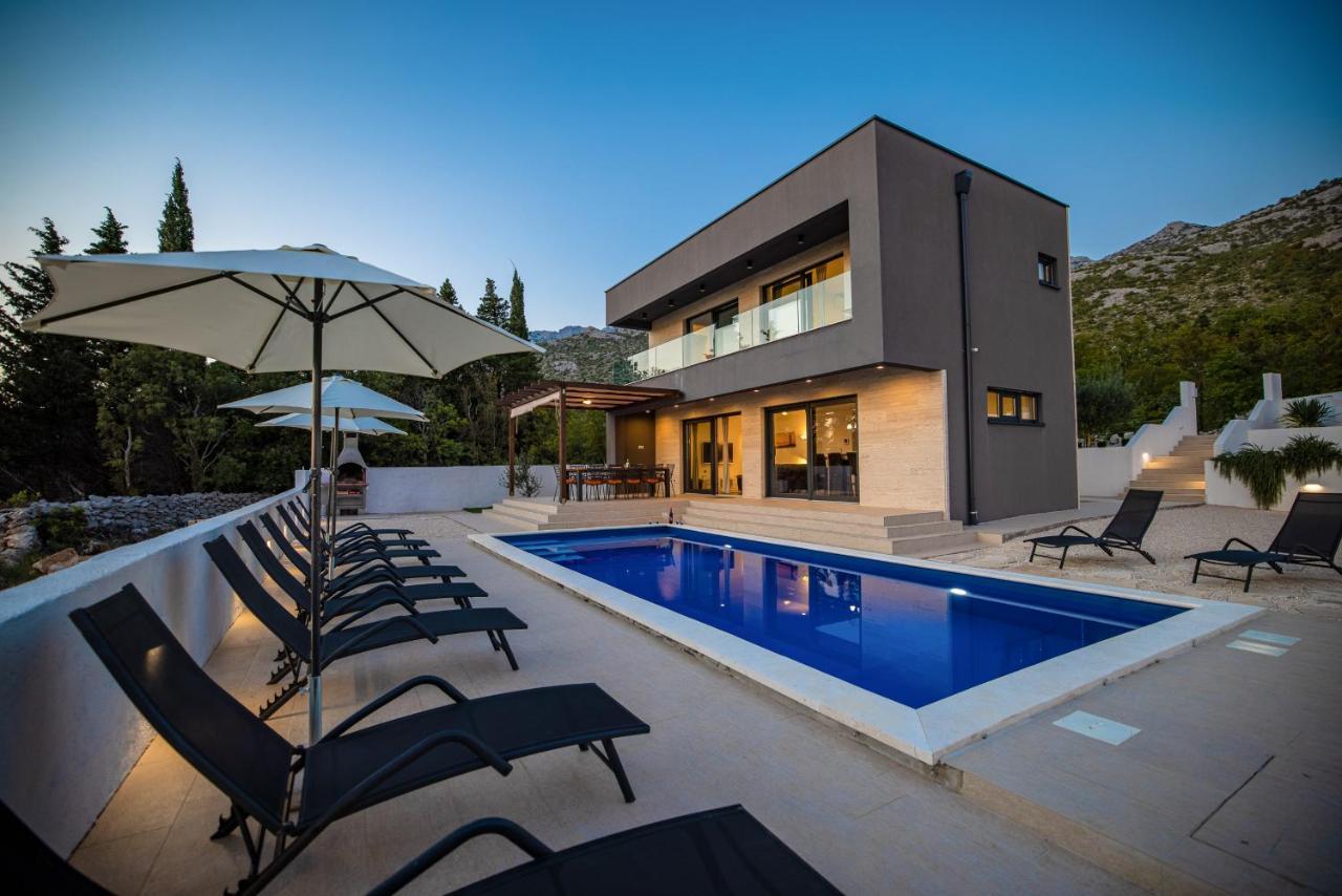 Royal Promons - Heated Pool Villa Стариград-Пакленица Екстериор снимка