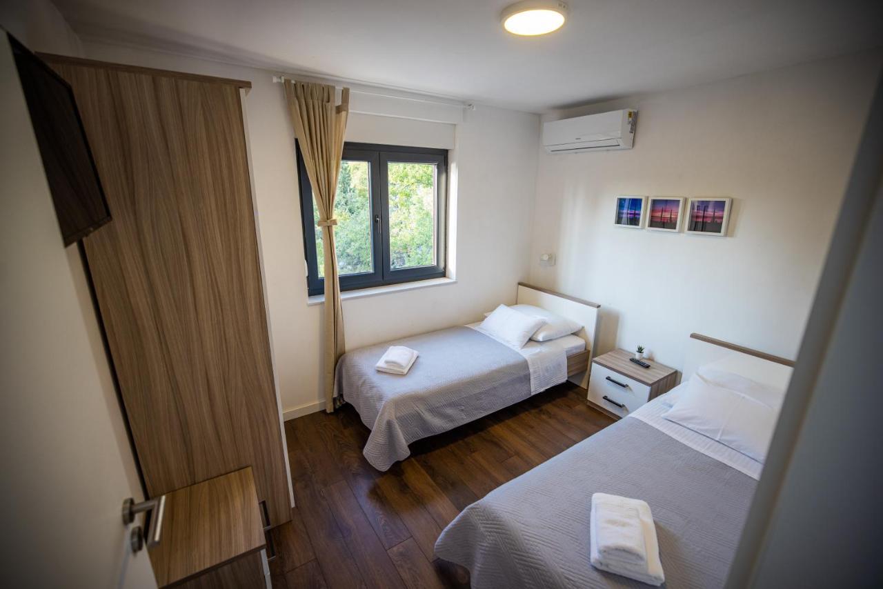 Royal Promons - Heated Pool Villa Стариград-Пакленица Екстериор снимка