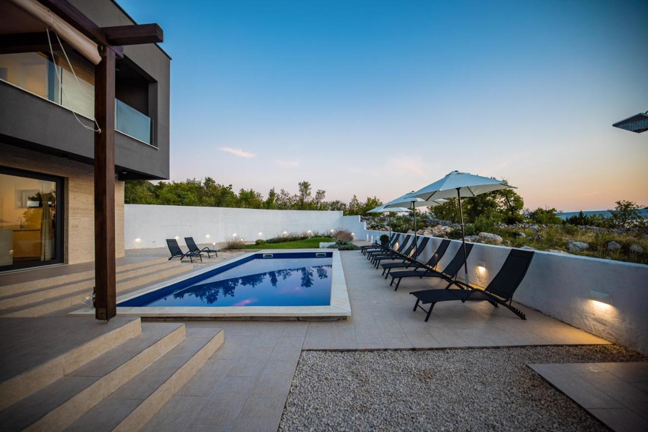 Royal Promons - Heated Pool Villa Стариград-Пакленица Екстериор снимка